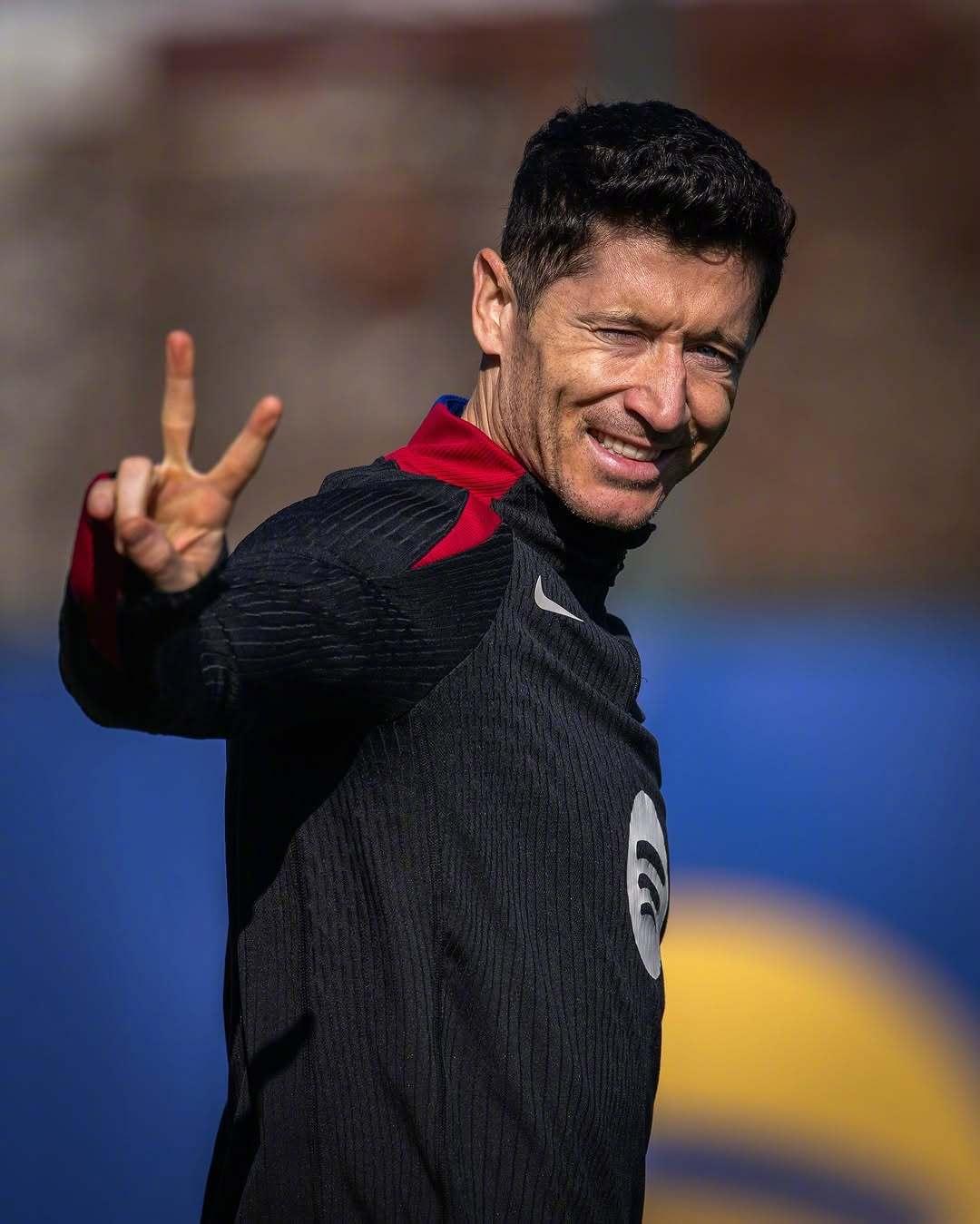 莱万多夫斯基新星反败为胜表现突出，巴塞罗那前途光明！